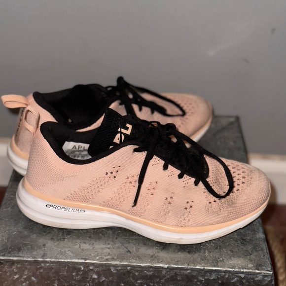 APL 'Techloom Pro' Running Shoe - Picture 4 of 7